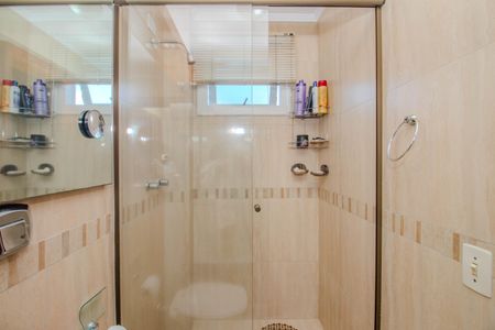 Apartamento à venda com 176m², 2 quartos e 2 vagas Apartamento à venda com 176m², 2 quartos e 2 vagasBanheiro da Suíte