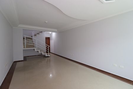 Casa para alugar com 128m², 3 quartos e 2 vagasSala