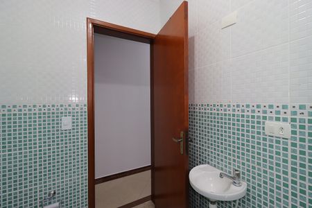 Casa para alugar com 128m², 3 quartos e 2 vagasBanheiro Social