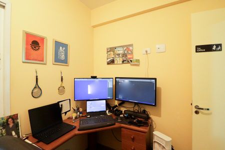 Apartamento à venda com 72m², 3 quartos e 2 vagasQuarto 2