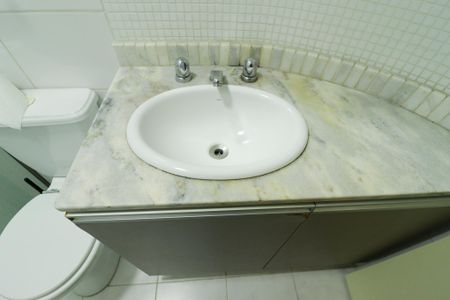 Apartamento à venda com 72m², 3 quartos e 2 vagasBanheiro Social