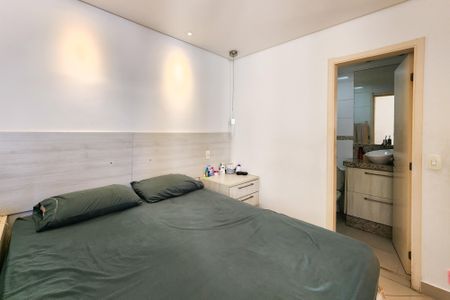 Apartamento à venda com 67m², 3 quartos e 2 vagas Apartamento à venda com 67m², 3 quartos e 2 vagasSuíte