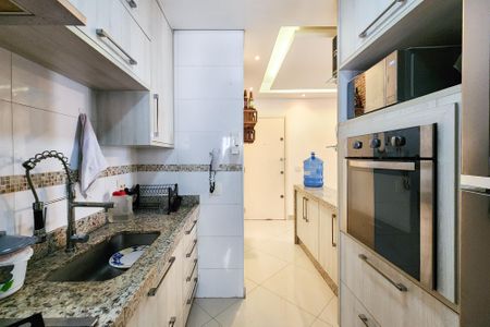 Apartamento à venda com 67m², 3 quartos e 2 vagas Apartamento à venda com 67m², 3 quartos e 2 vagasCozinha