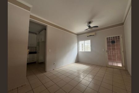 Casa de condomínio para alugar com 138m², 3 quartos e 2 vagasSala