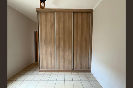 Casa de condomínio para alugar com 138m², 3 quartos e 2 vagasSuíte