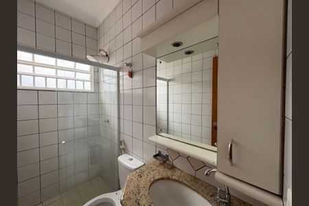 Casa de condomínio para alugar com 138m², 3 quartos e 2 vagasBanheiro da Suíte