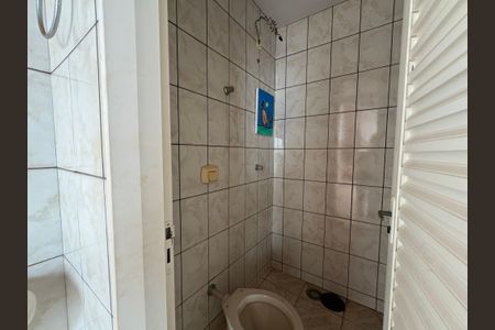 Casa de condomínio para alugar com 138m², 3 quartos e 2 vagasBanheiro de serviço