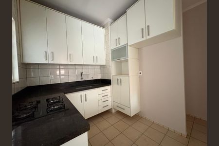 Casa de condomínio para alugar com 138m², 3 quartos e 2 vagasCozinha