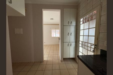 Casa de condomínio para alugar com 138m², 3 quartos e 2 vagasCozinha