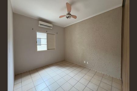 Casa de condomínio para alugar com 138m², 3 quartos e 2 vagasQuarto 2