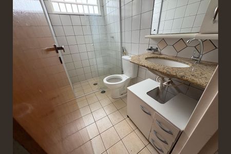 Casa de condomínio para alugar com 138m², 3 quartos e 2 vagasBanheiro da Suíte