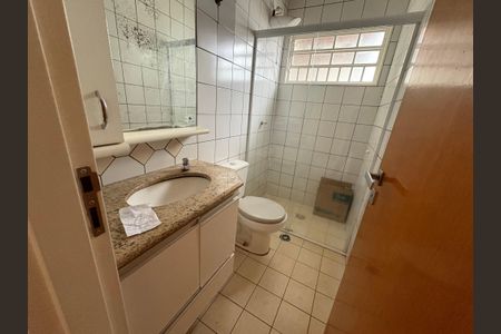 Casa de condomínio para alugar com 138m², 3 quartos e 2 vagasBanheiro