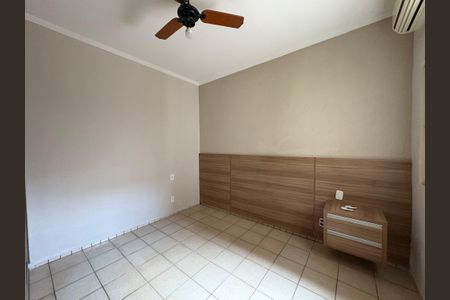 Casa de condomínio para alugar com 138m², 3 quartos e 2 vagasSuíte