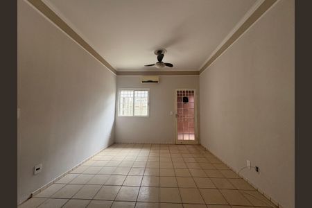 Casa de condomínio para alugar com 138m², 3 quartos e 2 vagasSala