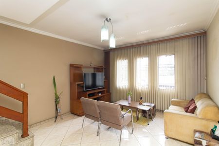 Sala de casa para alugar com 3 quartos, 120m² em Vila Carmosina, São Paulo