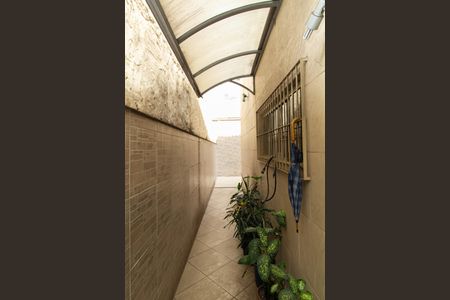 Casa para alugar com 120m², 3 quartos e 3 vagasCorredor