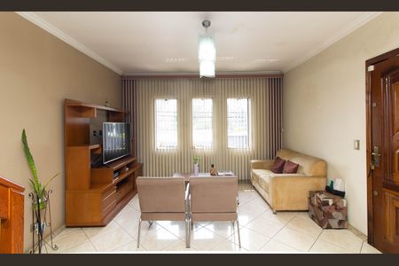 Casa para alugar com 120m², 3 quartos e 3 vagasSala