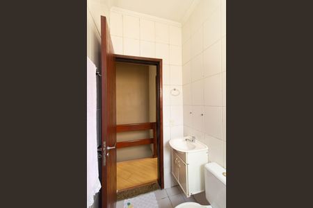 Casa para alugar com 120m², 3 quartos e 3 vagasBanheiro Social