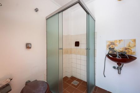 Casa de condomínio para alugar com 600m², 4 quartos e 4 vagasBanheiro de Serviço