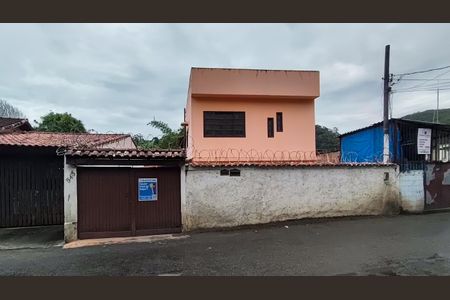 Casa à venda com 254m², 4 quartos e 4 vagasFachada