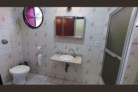 Casa à venda com 254m², 4 quartos e 4 vagasBanheiro 1