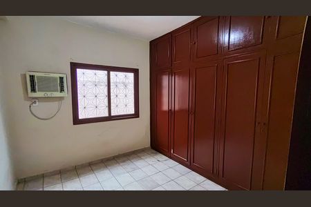Casa à venda com 254m², 4 quartos e 4 vagasSuíte