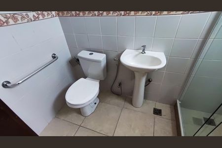 Casa à venda com 254m², 4 quartos e 4 vagasBanheiro 2