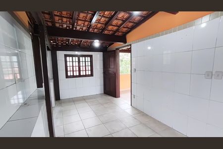 Casa à venda com 254m², 4 quartos e 4 vagasCozinha 2