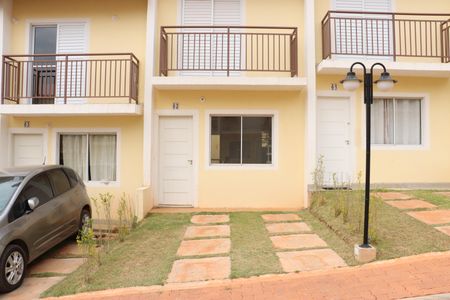 Casa de condomínio para alugar com 80m², 2 quartos e 1 vagaFachada