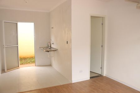 Casa de condomínio para alugar com 80m², 2 quartos e 1 vagaSala