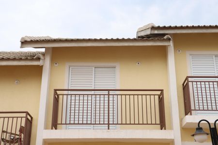 Casa de condomínio para alugar com 80m², 2 quartos e 1 vagaFachada