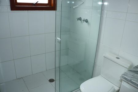 Casa de condomínio para alugar com 570m², 7 quartos e 6 vagasBanheiro da Suíte 3