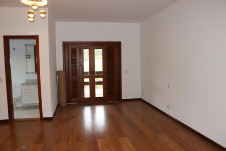 Casa de condomínio para alugar com 570m², 7 quartos e 6 vagasSuíte 3