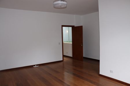 Casa de condomínio para alugar com 570m², 7 quartos e 6 vagasSuíte 4