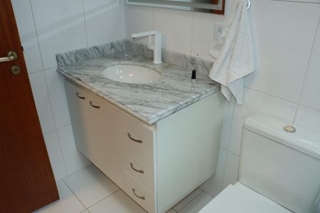 Casa de condomínio para alugar com 570m², 7 quartos e 6 vagasBanheiro da Suíte 2