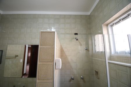 Casa à venda com 270m², 4 quartos e 3 vagasBanheiro 