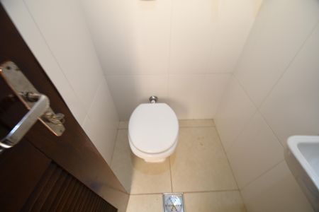 Casa à venda com 270m², 4 quartos e 3 vagasBanheiro de serviço