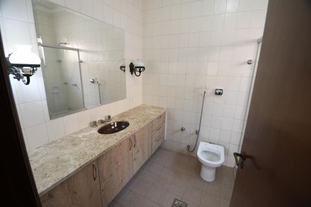 Casa à venda com 270m², 4 quartos e 3 vagasBanheiro da Suíte