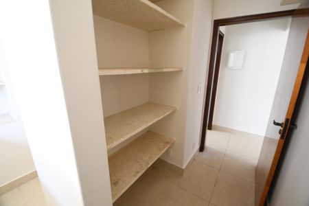 Casa à venda com 270m², 4 quartos e 3 vagasCasa 2 - Área de Serviço