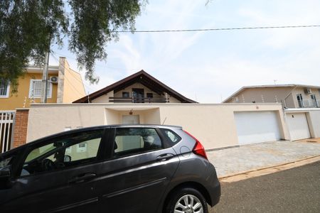 Casa à venda com 270m², 4 quartos e 3 vagasFachada