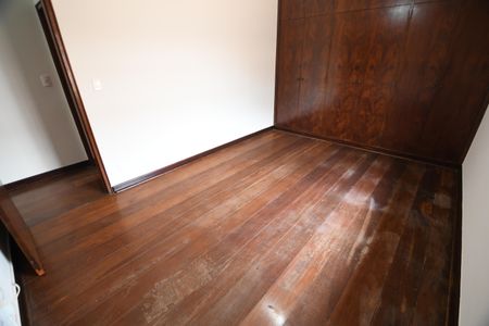 Casa à venda com 270m², 4 quartos e 3 vagasQuarto 2