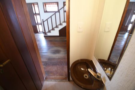 Casa à venda com 270m², 4 quartos e 3 vagasLavabo