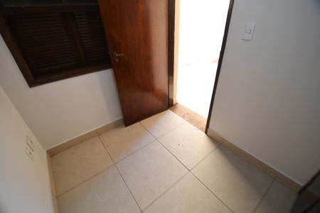 Casa à venda com 270m², 4 quartos e 3 vagasQuarto de Serviço