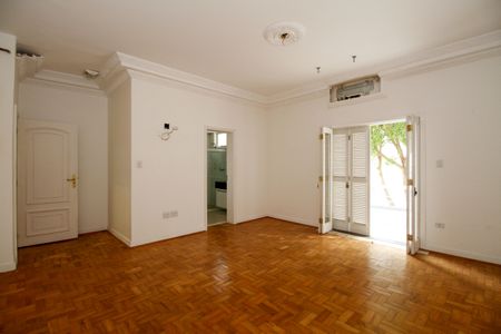 Casa à venda com 800m², 4 quartos e 8 vagas Casa à venda com 800m², 4 quartos e 8 vagasSuíte 2