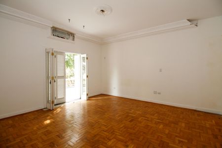 Casa à venda com 800m², 4 quartos e 8 vagas Casa à venda com 800m², 4 quartos e 8 vagasSuíte 2