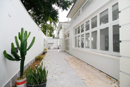 Casa à venda com 800m², 4 quartos e 8 vagas Casa à venda com 800m², 4 quartos e 8 vagasEntrada da Casa