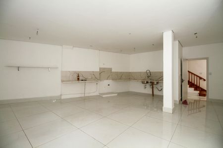 Casa à venda com 800m², 4 quartos e 8 vagas Casa à venda com 800m², 4 quartos e 8 vagasCozinha