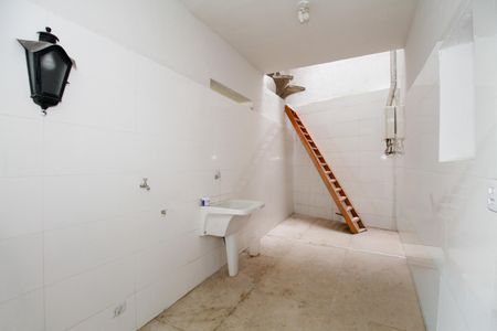 Casa à venda com 800m², 4 quartos e 8 vagas Casa à venda com 800m², 4 quartos e 8 vagasÁrea de Serviço