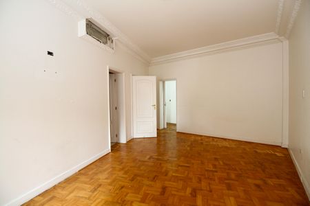 Casa à venda com 800m², 4 quartos e 8 vagas Casa à venda com 800m², 4 quartos e 8 vagasSuíte 1