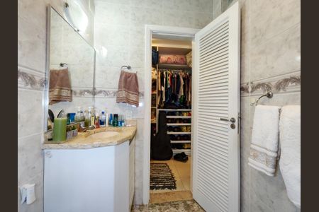 Apartamento à venda com 195m², 3 quartos e 2 vagasBanheiro da Suíte 3